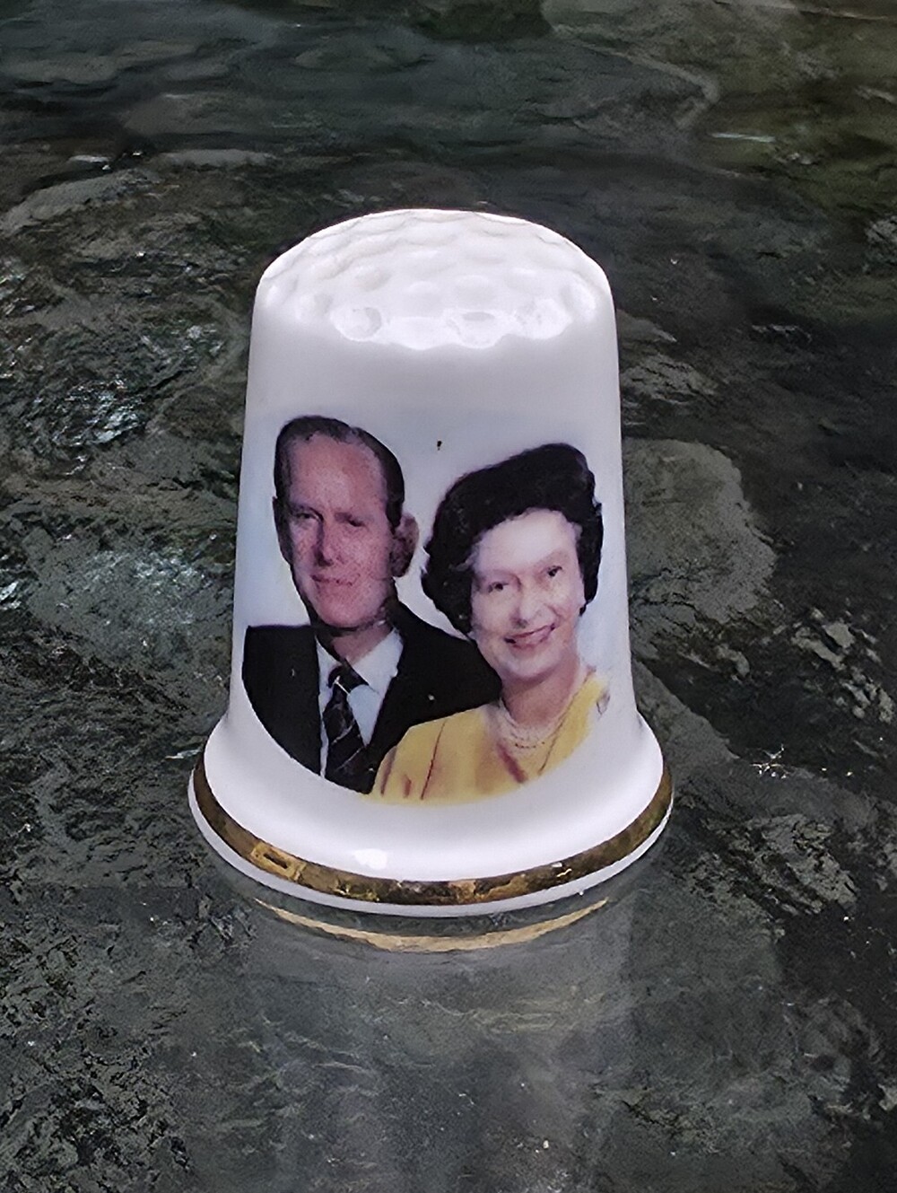 Fine Bone China Commenmorative Royals Thimble
